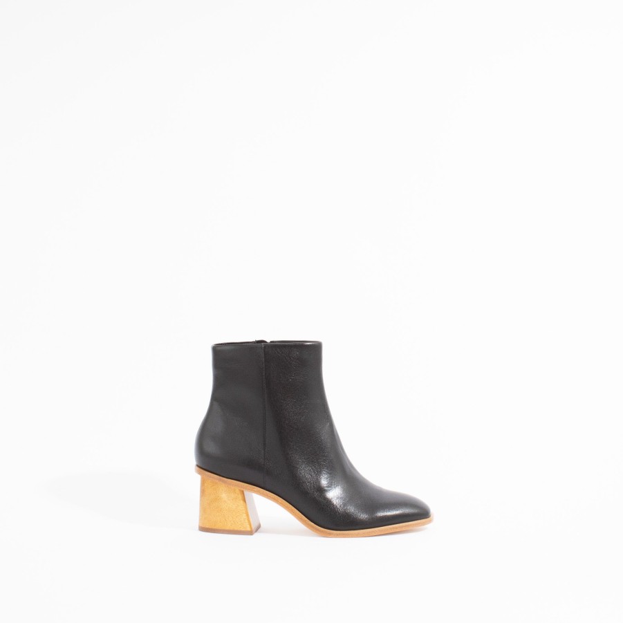 Boots & Booties BERNARDO | Nantucket | Black