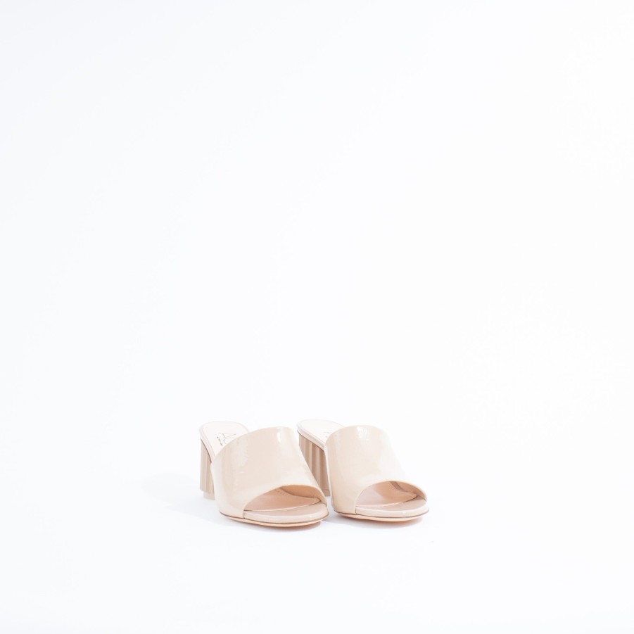 Heels AGL | Dorica M Slide | Basic