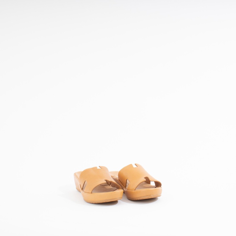 Sandals L'AMOUR DES PIEDS | Catiana | Lioness Lamb